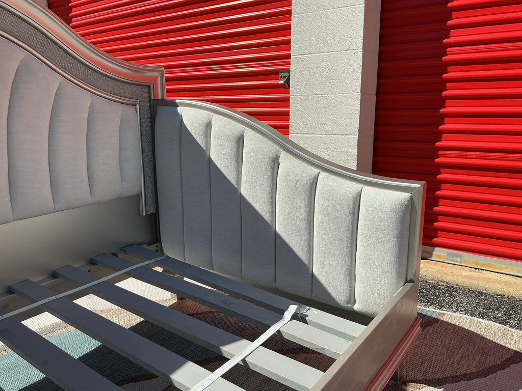 Evangeline Twin Daybed in Silver Oak