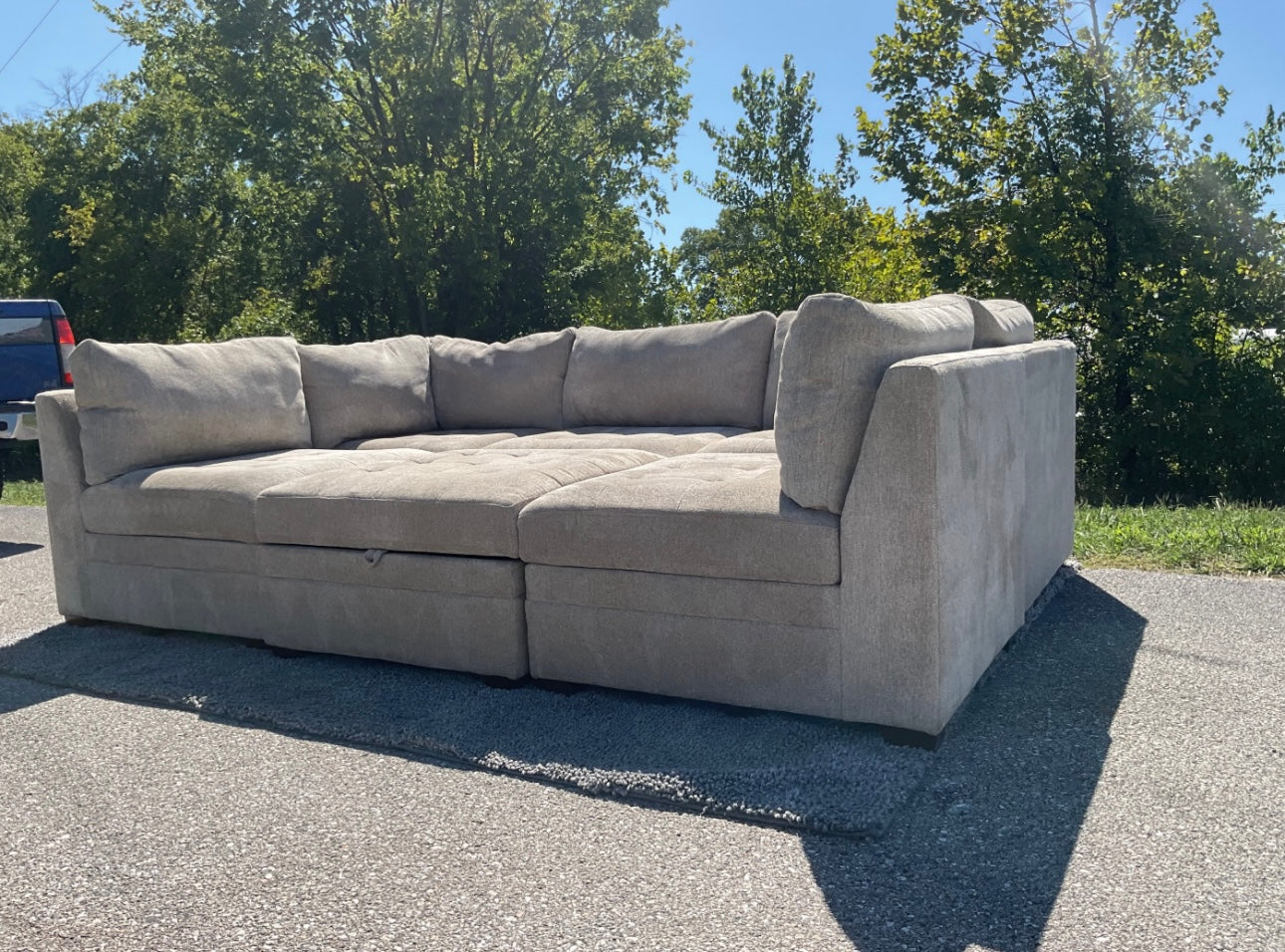 Thomasville (Biege) 6 Piece Modular Sectional with Ottoman Set