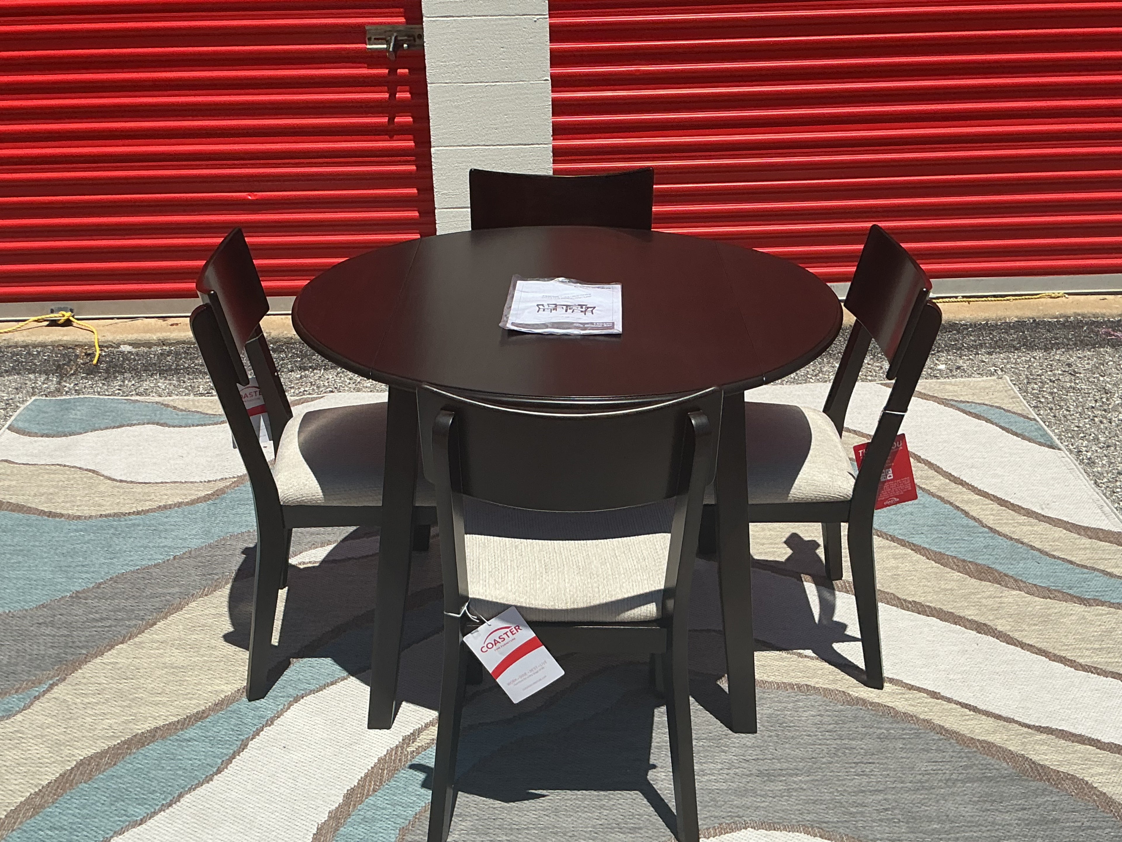 Brand New! 5 Piece Round Leaf Dinning Set in Dark Coffee