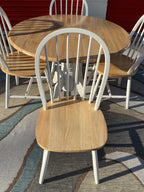 Allison 5-Piece Round Leaf Dinning Set