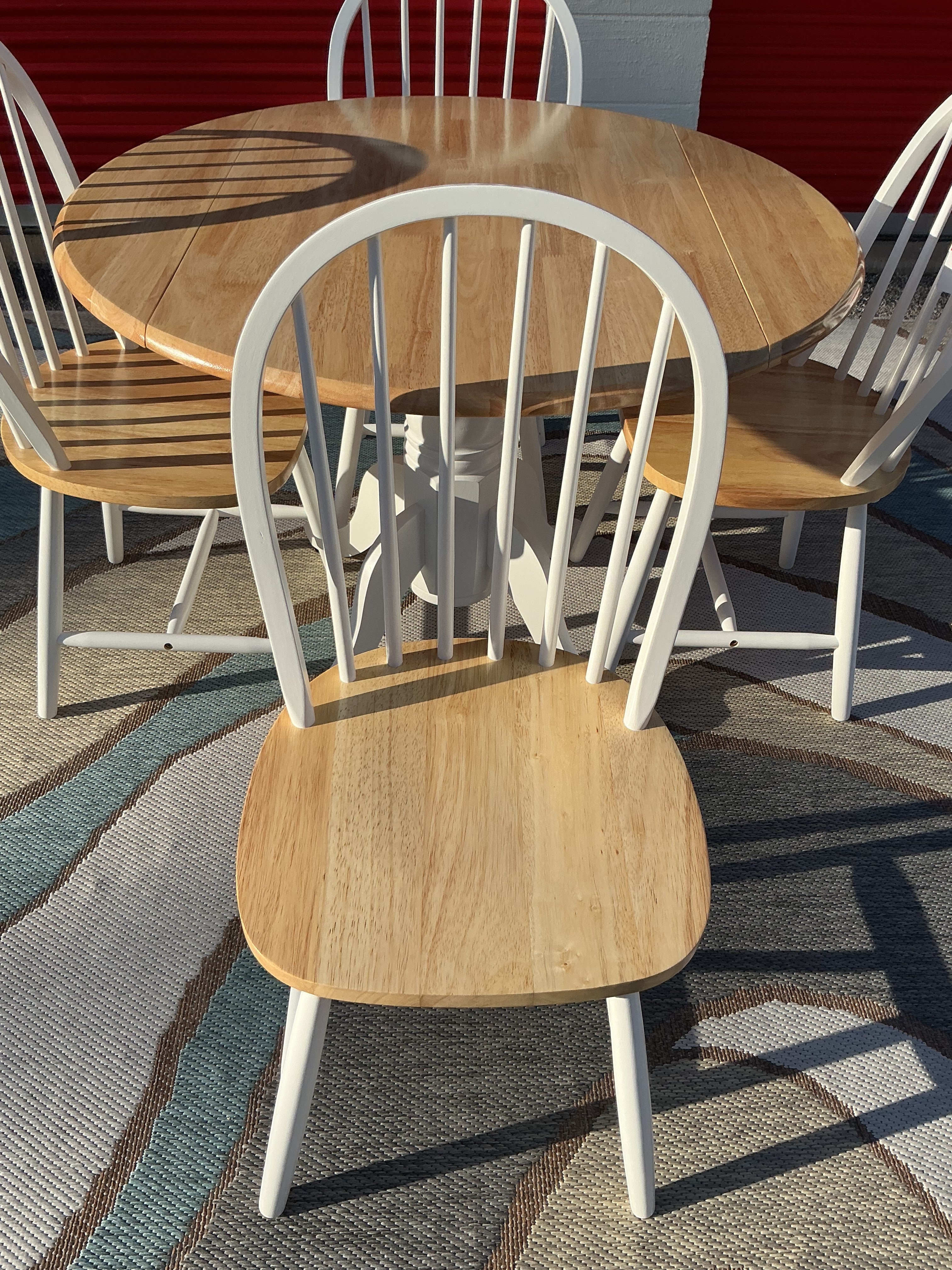 Allison 5-Piece Round Leaf Dinning Set