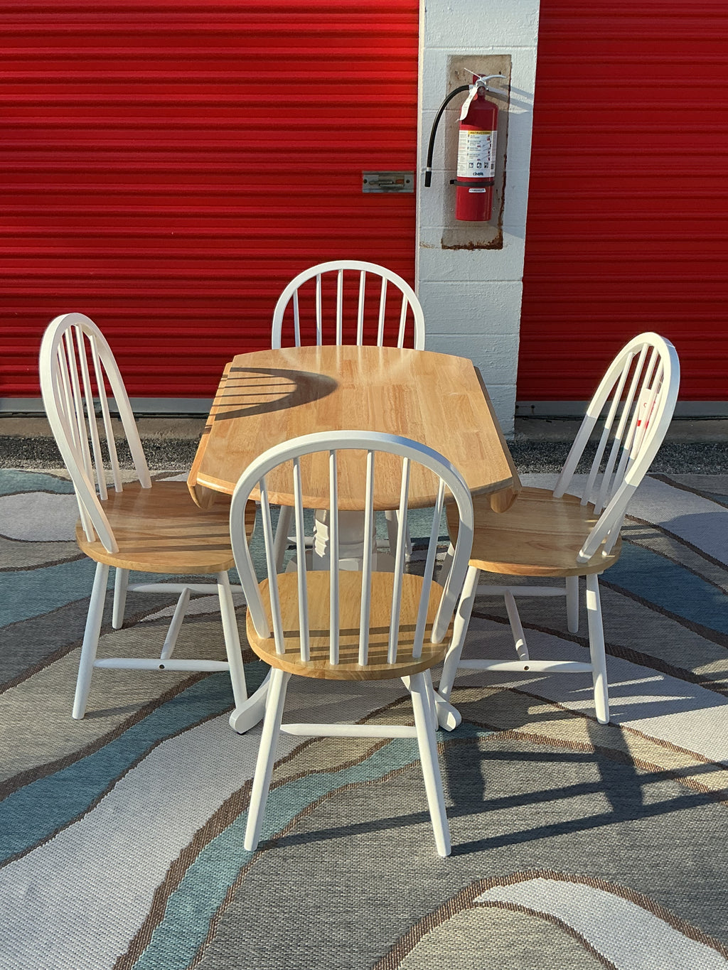 Allison 5-Piece Round Leaf Dinning Set