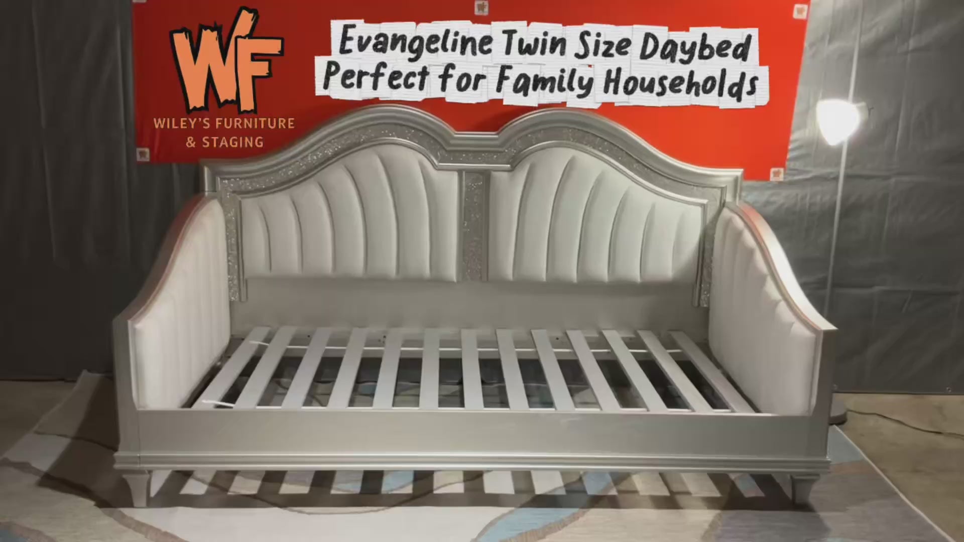 Evangeline Twin Daybed in Silver Oak